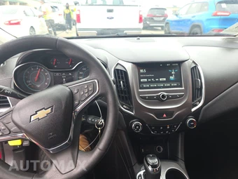 2018 Chevrolet Cruze LT Hatchback 1SD – miniatura 11