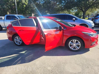 2018 Chevrolet Cruze LT Sedan 1SD - miniatura 23