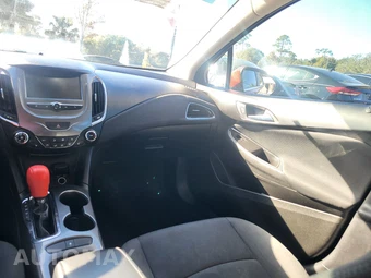 2018 Chevrolet Cruze LT Sedan 1SD - miniatura 40