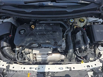 2018 Chevrolet Cruze LT Sedan 1SD - miniatura 15