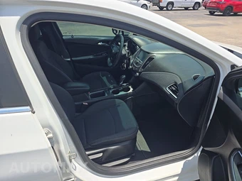 2018 Chevrolet Cruze LT Sedan 1SD - miniatura 8