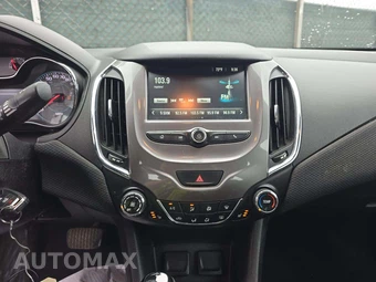 2018 Chevrolet Cruze LT Sedan 1SD - miniatura 10