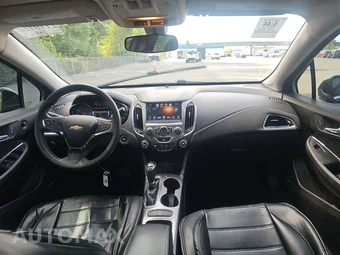 2018 Chevrolet Cruze LT Sedan 1SD - miniatura 11
