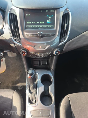 2018 Chevrolet Cruze LT Sedan 1SD - miniatura 11