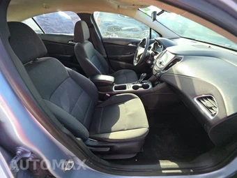 2018 Chevrolet Cruze LT Sedan 1SD - miniatura 8