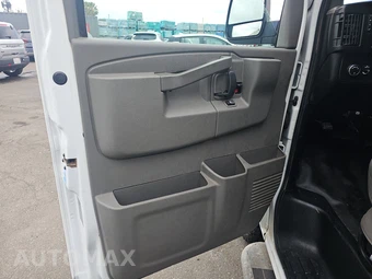 2018 Chevrolet Express 2500 Cargo Van 1WT 135.0" WB - miniatura 9