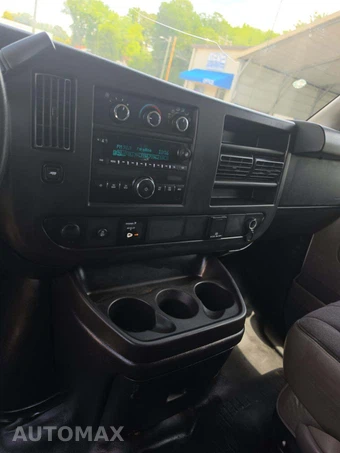 2018 Chevrolet Express 2500 Cargo Van 1WT 135.0" WB - miniatura 10