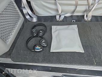 2018 Chevrolet Express 2500 Cargo Van 1WT 135.0" WB - miniatura 27