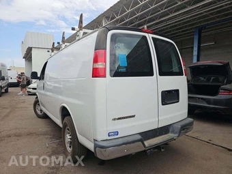 2018 Chevrolet Express 2500 Cargo Van 1WT 135.0" WB - miniatura 2