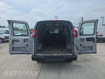 2018 Chevrolet Express 2500 Cargo Van 1WT 135.0" WB - miniatura 11