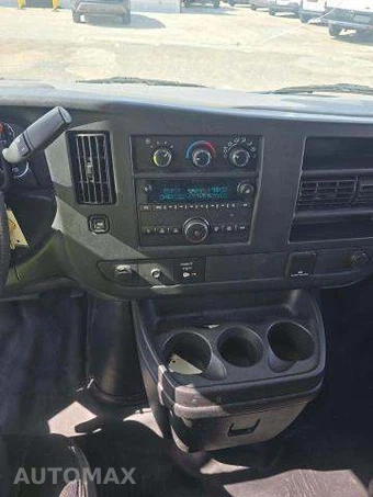2018 Chevrolet Express 2500 Cargo Van 1WT 135.0" WB - miniatura 10