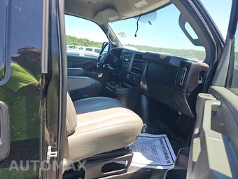 2018 Chevrolet Express 2500 Cargo Van 1WT 135.0" WB - miniatura 8