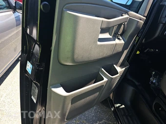 2018 Chevrolet Express 2500 Cargo Van 1WT 135.0" WB - miniatura 9