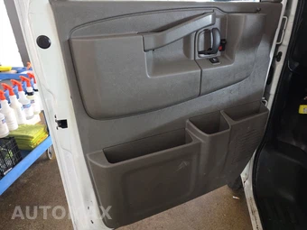 2018 Chevrolet Express 2500 Cargo Van 1WT 135.0" WB - miniatura 9
