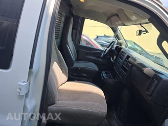 2018 Chevrolet Express 2500 Cargo Van 1WT 135.0" WB - miniatura 2