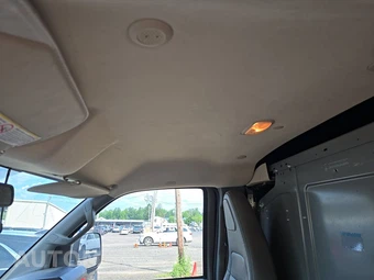 2018 Chevrolet Express 2500 Cargo Van 1WT 135.0" WB – miniatura 16