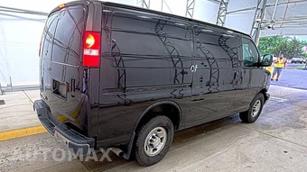 2018 Chevrolet Express 2500 Cargo Van 1WT 135.0" WB – miniatura 4