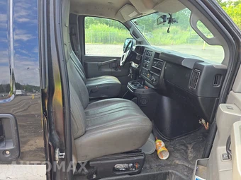 2018 Chevrolet Express 2500 Cargo Van 1WT 135.0" WB – miniatura 8