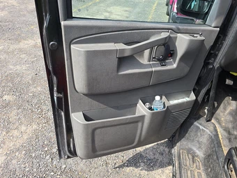 2018 Chevrolet Express 2500 Cargo Van 1WT 135.0" WB – miniatura 9