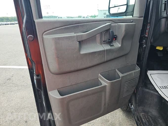 2018 Chevrolet Express 2500 Cargo Van 1WT 135.0" WB – miniatura 9