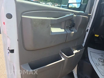 2018 Chevrolet Express 2500 Cargo Van 1WT 135.0" WB – miniatura 9