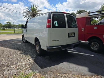 2018 Chevrolet Express 2500 Cargo Van 1WT 135.0" WB – miniatura 2