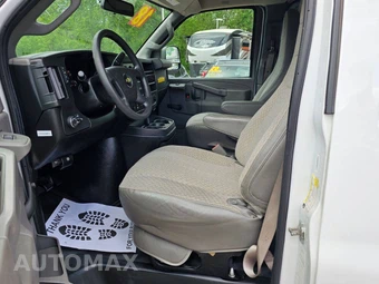 2018 Chevrolet Express 2500 Cargo Van 1WT 135.0" WB - miniatura 9
