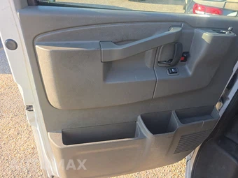 2018 Chevrolet Express 2500 Cargo Van 1WT 135.0" WB – miniatura 9
