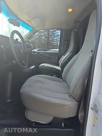 2018 Chevrolet Express 2500 Cargo Van 1WT 135.0" WB - miniatura 8