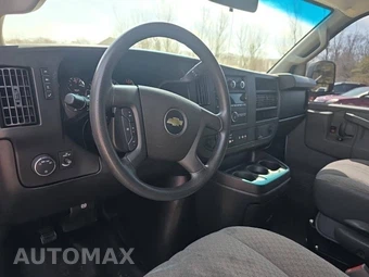 2018 Chevrolet Express 2500 Cargo Van 1WT 135.0" WB - miniatura 9