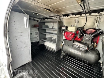 2018 Chevrolet Express 2500 Cargo Van 1WT 135.0" WB - miniatura 10