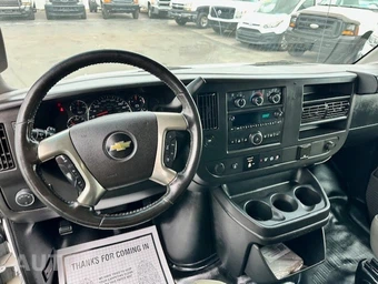 2018 Chevrolet Express 2500 Cargo Van 1WT 135.0" WB - miniatura 16