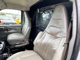 2018 Chevrolet Express 2500 Cargo Van 1WT 135.0" WB - miniatura 17