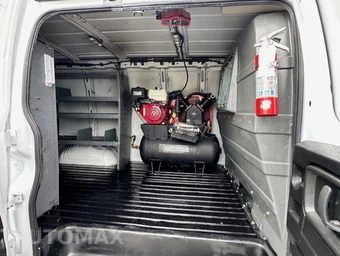 2018 Chevrolet Express 2500 Cargo Van 1WT 135.0" WB - miniatura 9