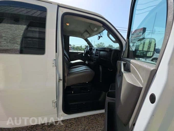 2018 Chevrolet Express 2500 Cargo Van 1WT 155.0" WB - miniatura 17