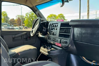 2018 Chevrolet Express 2500 Passenger Van LS 1LS 135.0" WB - miniatura 12