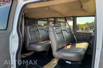 2018 Chevrolet Express 2500 Passenger Van LS 1LS 135.0" WB - miniatura 13