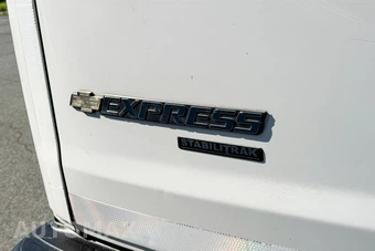 2018 Chevrolet Express 2500 Passenger Van LS 1LS 135.0" WB - miniatura 15