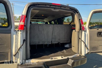 2018 Chevrolet Express 2500 Passenger Van LS 1LS 135.0" WB - miniatura 16