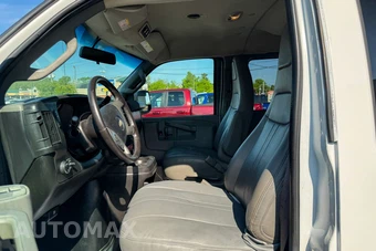 2018 Chevrolet Express 2500 Passenger Van LS 1LS 135.0" WB - miniatura 17