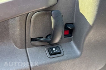 2018 Chevrolet Express 2500 Passenger Van LS 1LS 135.0" WB - miniatura 19