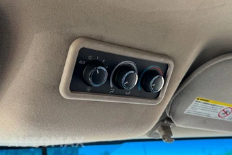 2018 Chevrolet Express 2500 Passenger Van LS 1LS 135.0" WB - miniatura 25