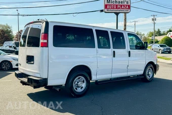 2018 Chevrolet Express 2500 Passenger Van LS 1LS 135.0" WB - miniatura 4