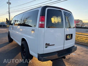 2018 Chevrolet Express 2500 Passenger Van LT 1LT 135.0" WB - miniatura 15