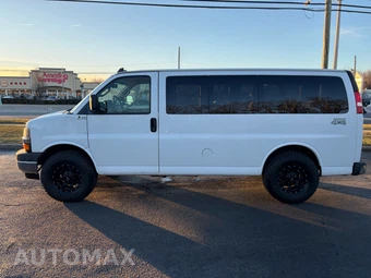 2018 Chevrolet Express 2500 Passenger Van LT 1LT 135.0" WB - miniatura 16