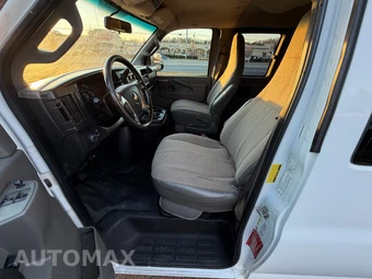 2018 Chevrolet Express 2500 Passenger Van LT 1LT 135.0" WB - miniatura 18