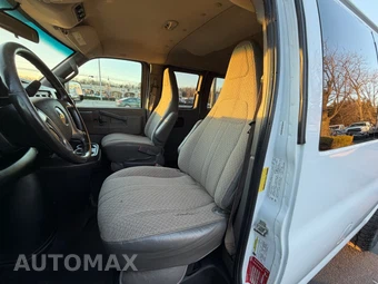 2018 Chevrolet Express 2500 Passenger Van LT 1LT 135.0" WB - miniatura 19
