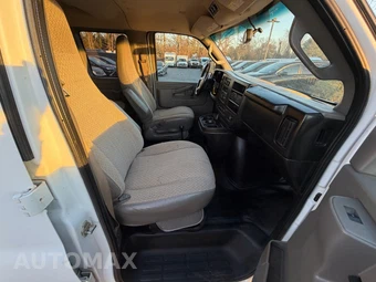 2018 Chevrolet Express 2500 Passenger Van LT 1LT 135.0" WB - miniatura 29
