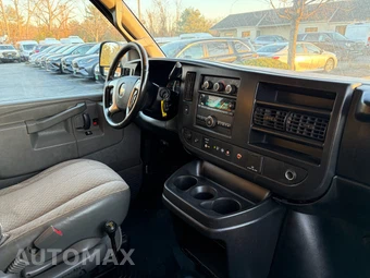 2018 Chevrolet Express 2500 Passenger Van LT 1LT 135.0" WB - miniatura 32