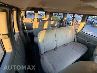 2018 Chevrolet Express 2500 Passenger Van LT 1LT 135.0" WB - miniatura 33